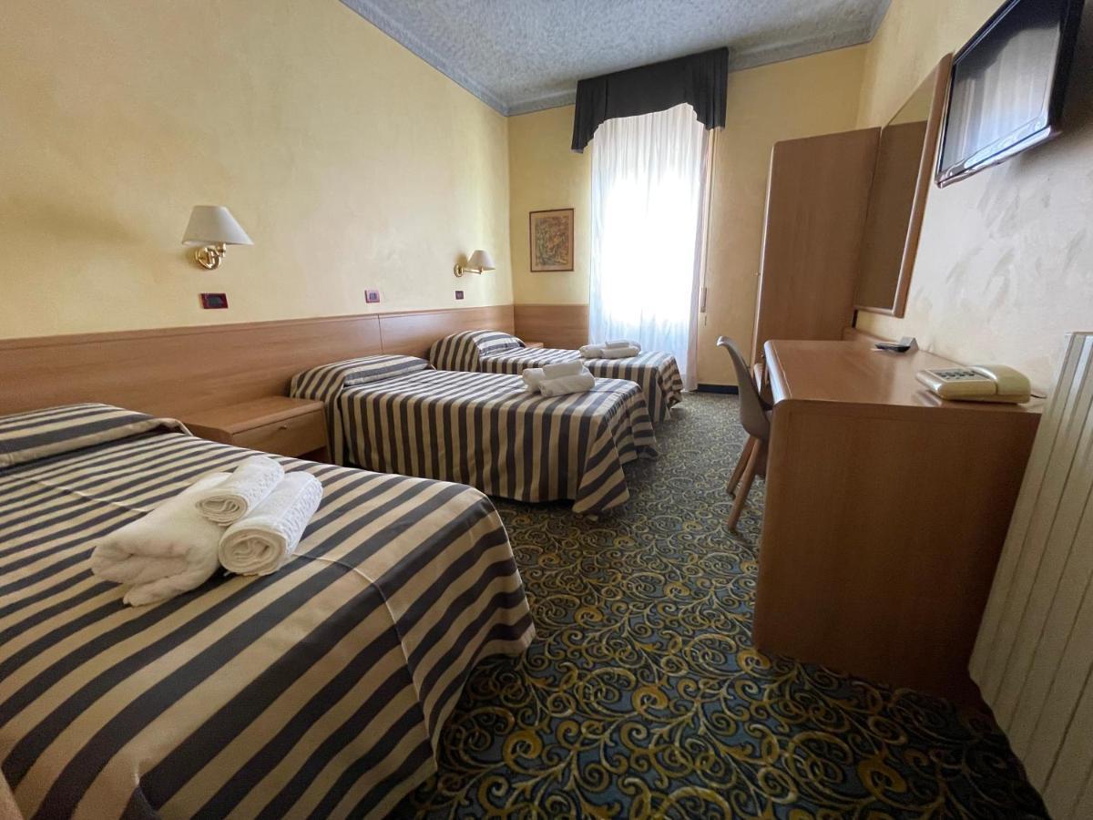 Hotel Giardinetto Десенцано дел Гарда Екстериор снимка