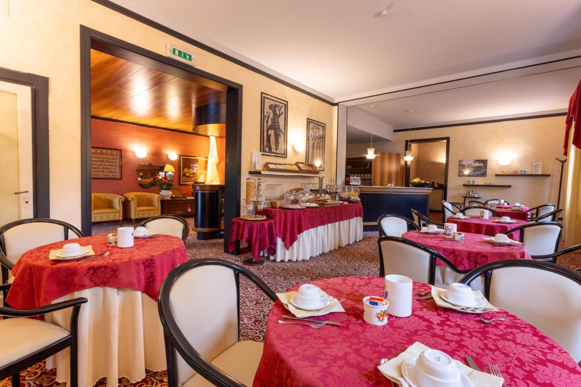 Hotel Giardinetto Десенцано дел Гарда Екстериор снимка