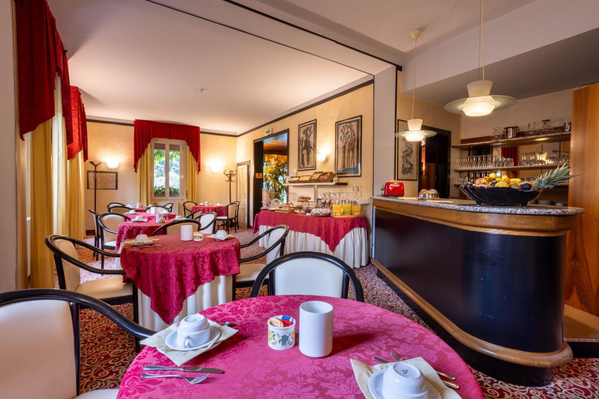 Hotel Giardinetto Десенцано дел Гарда Екстериор снимка