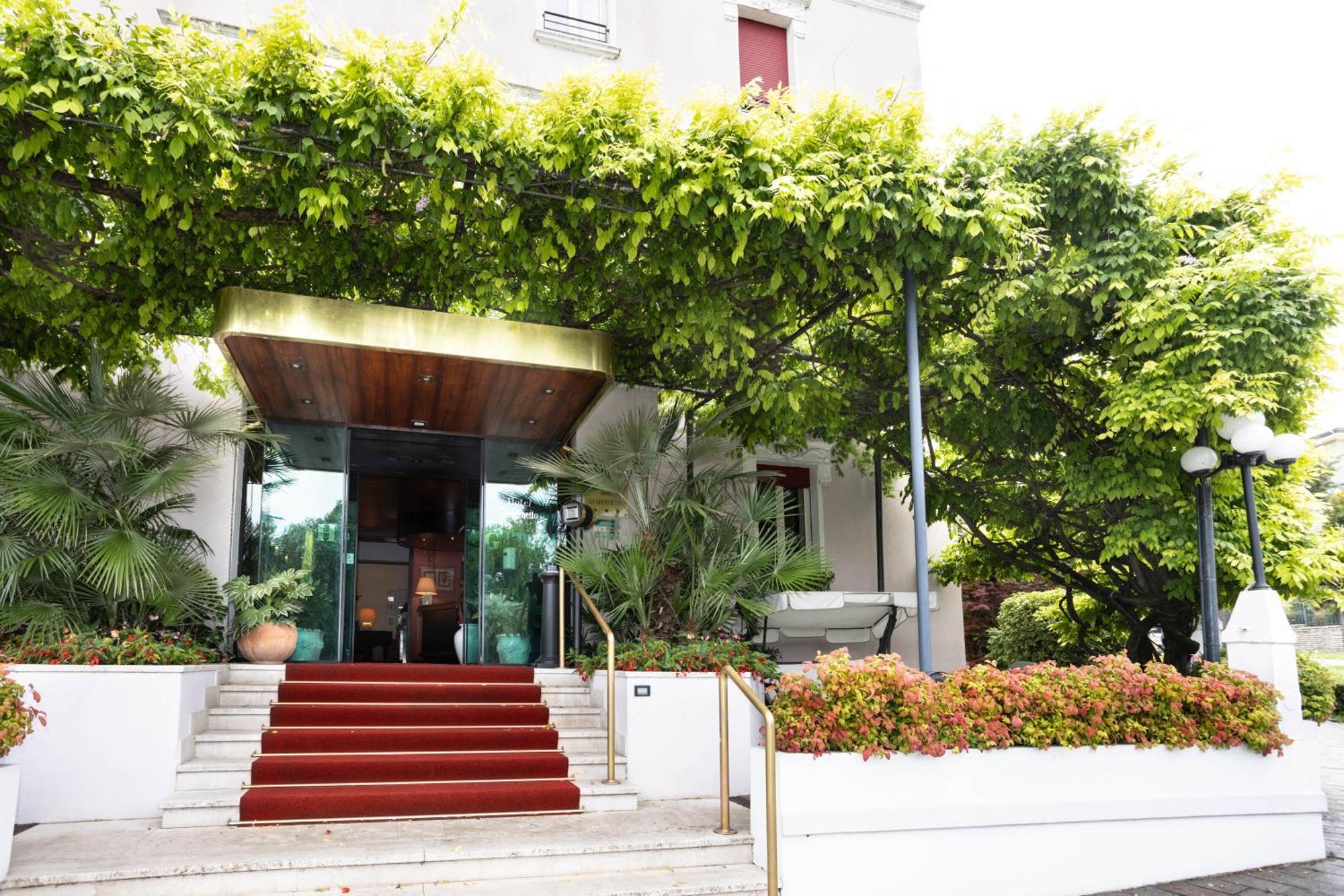 Hotel Giardinetto Десенцано дел Гарда Екстериор снимка