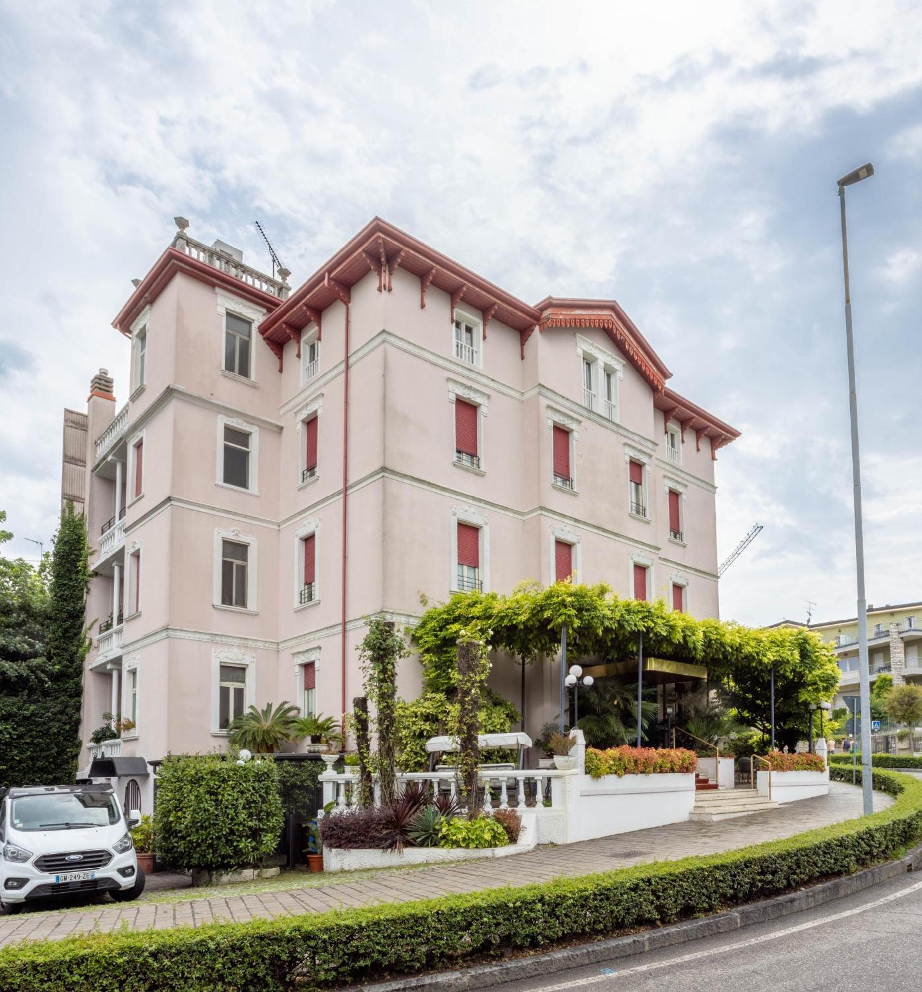Hotel Giardinetto Десенцано дел Гарда Екстериор снимка