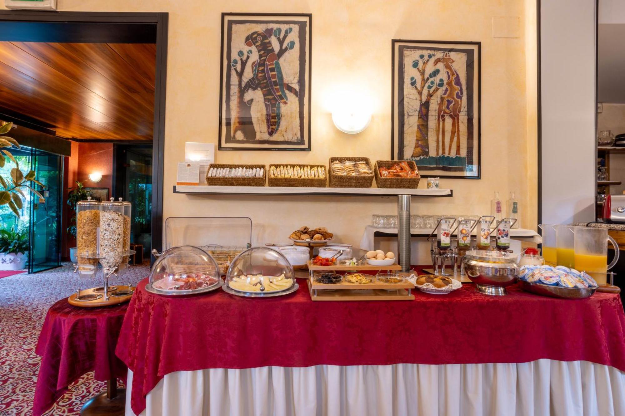 Hotel Giardinetto Десенцано дел Гарда Екстериор снимка