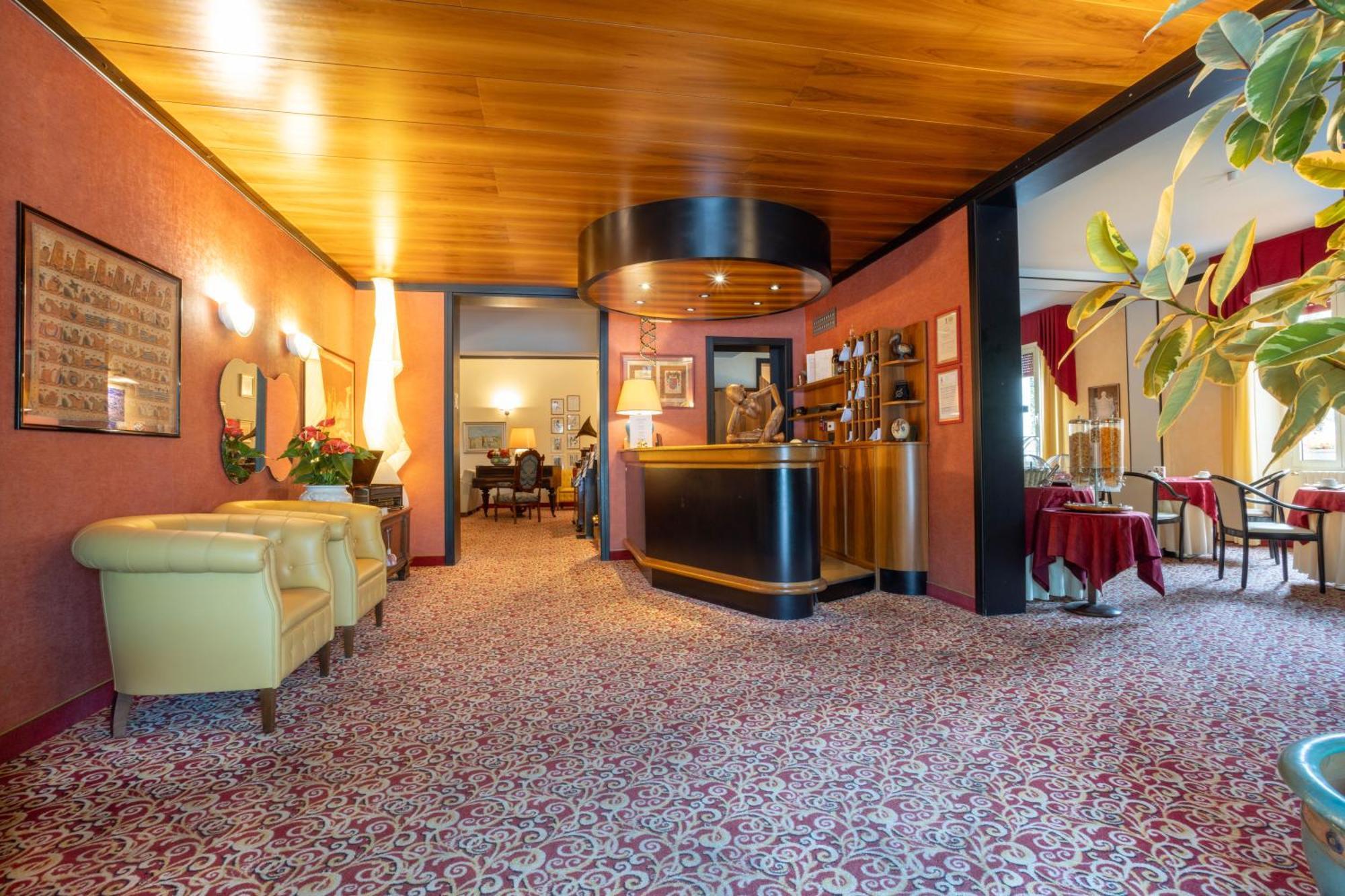 Hotel Giardinetto Десенцано дел Гарда Екстериор снимка