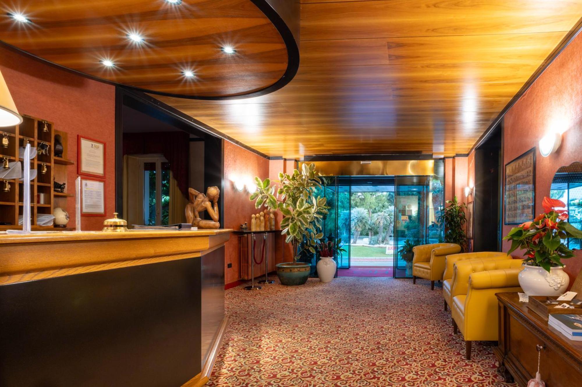 Hotel Giardinetto Десенцано дел Гарда Екстериор снимка