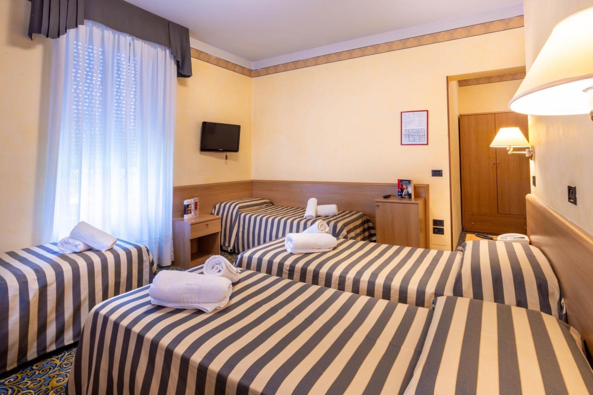 Hotel Giardinetto Десенцано дел Гарда Екстериор снимка