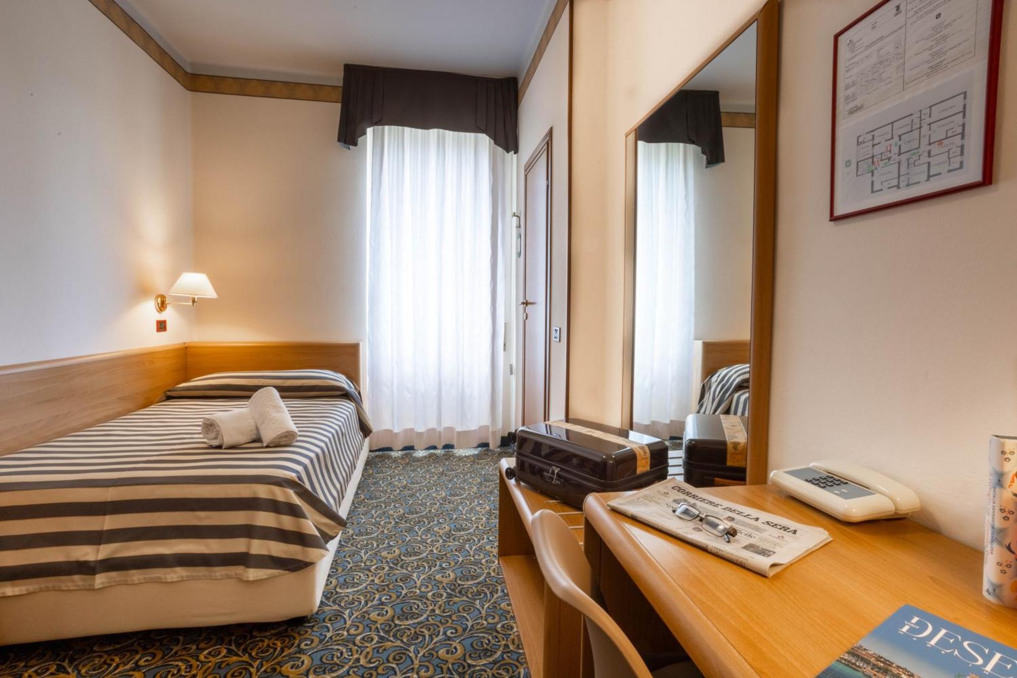 Hotel Giardinetto Десенцано дел Гарда Екстериор снимка