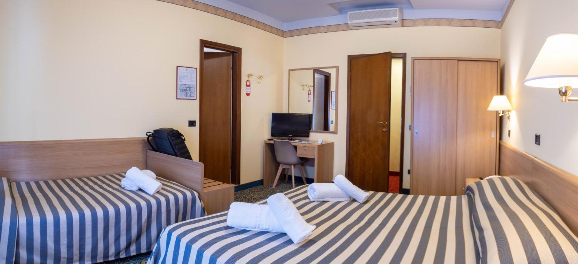 Hotel Giardinetto Десенцано дел Гарда Екстериор снимка