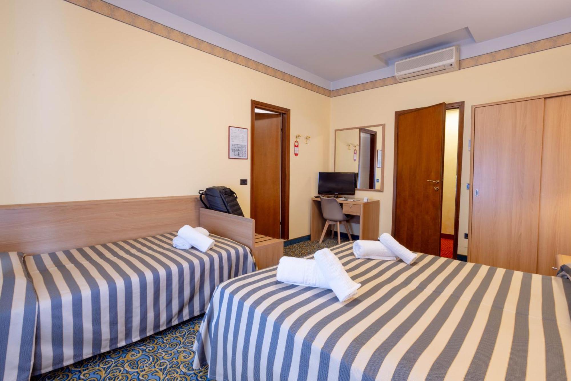 Hotel Giardinetto Десенцано дел Гарда Екстериор снимка