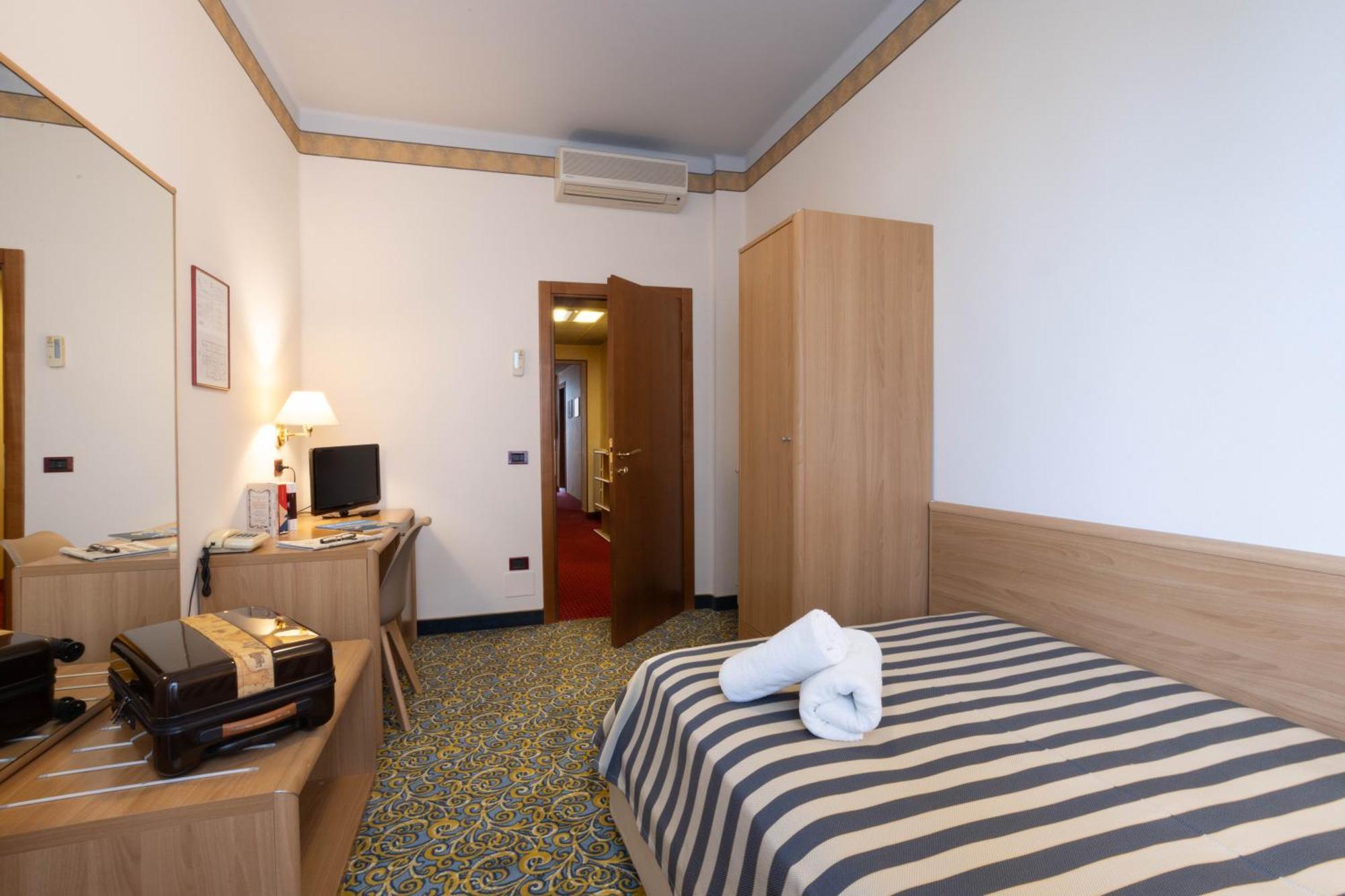 Hotel Giardinetto Десенцано дел Гарда Екстериор снимка