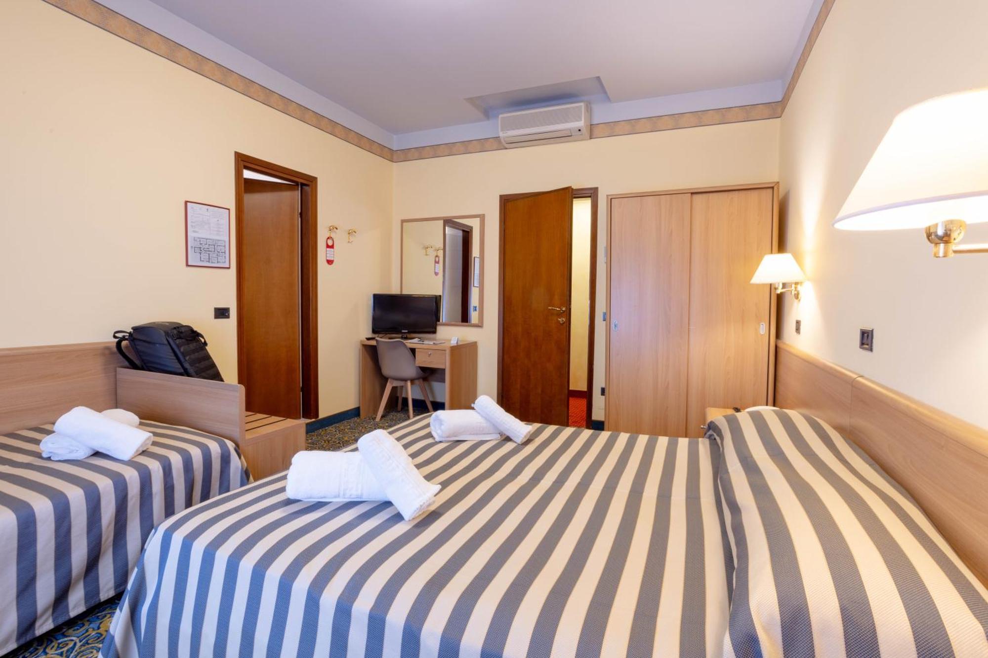 Hotel Giardinetto Десенцано дел Гарда Екстериор снимка