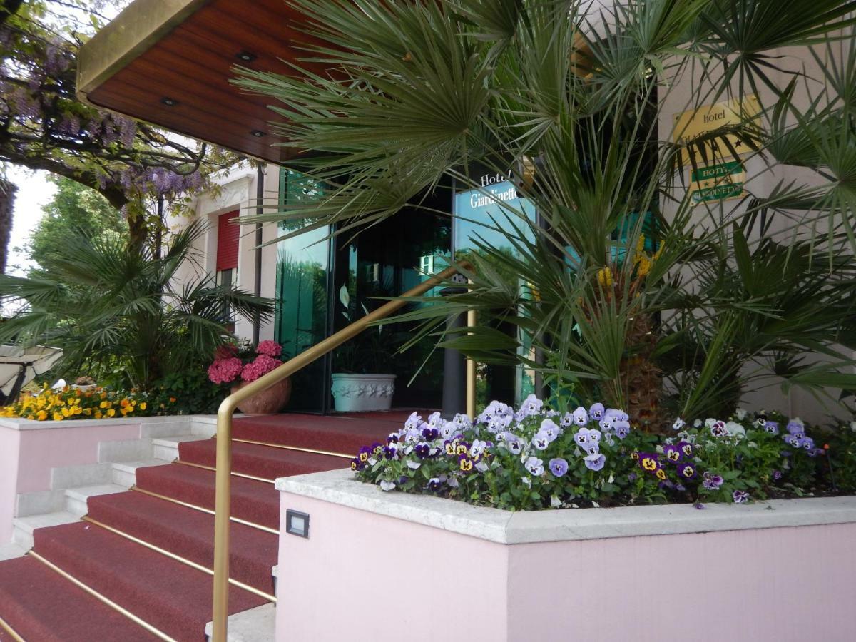 Hotel Giardinetto Десенцано дел Гарда Екстериор снимка
