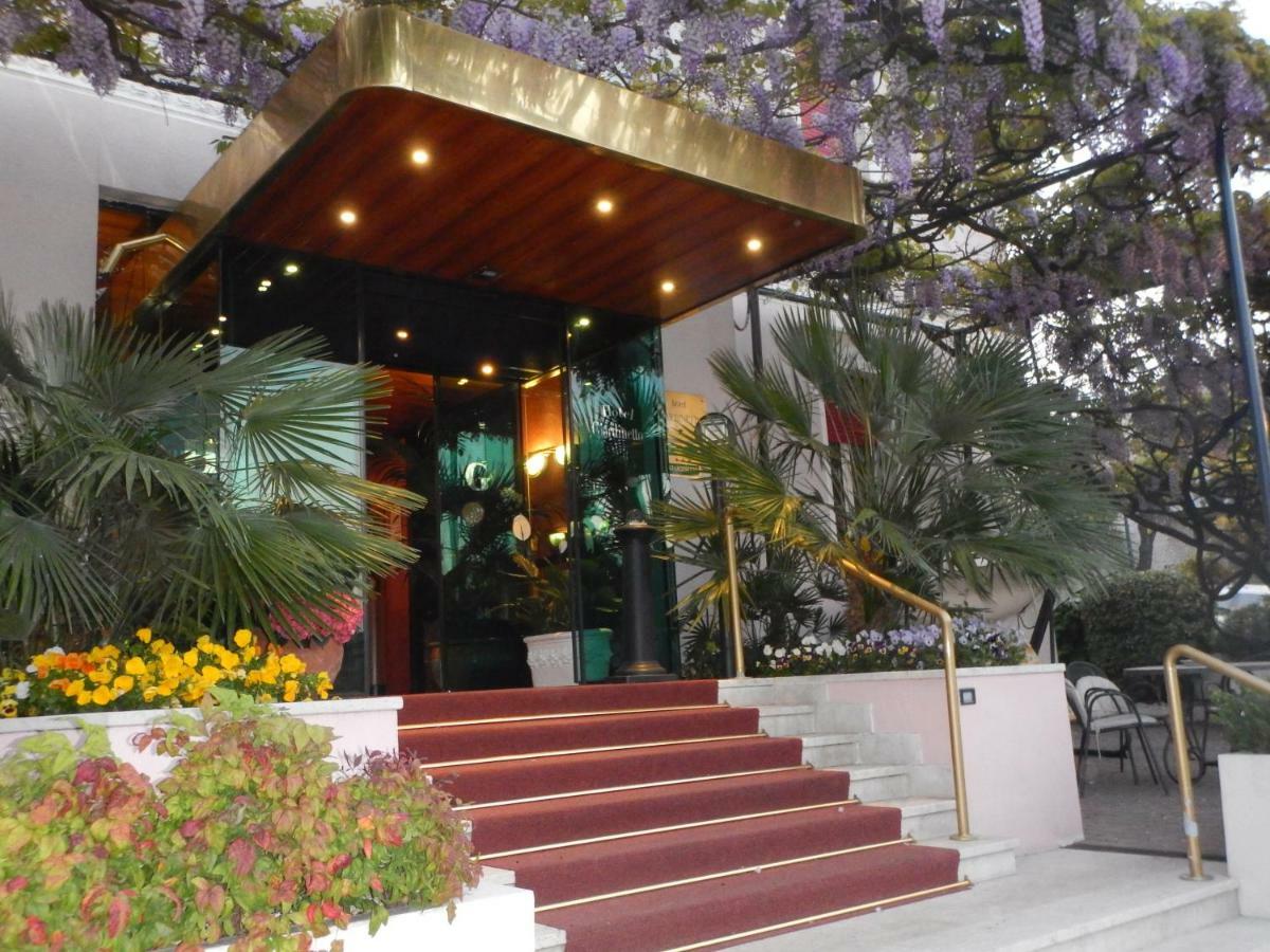 Hotel Giardinetto Десенцано дел Гарда Екстериор снимка