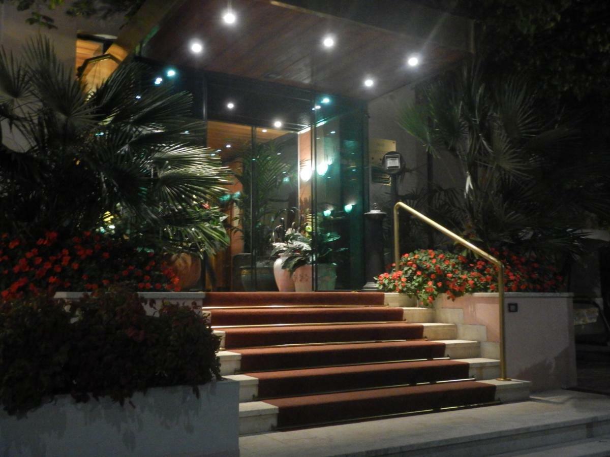 Hotel Giardinetto Десенцано дел Гарда Екстериор снимка